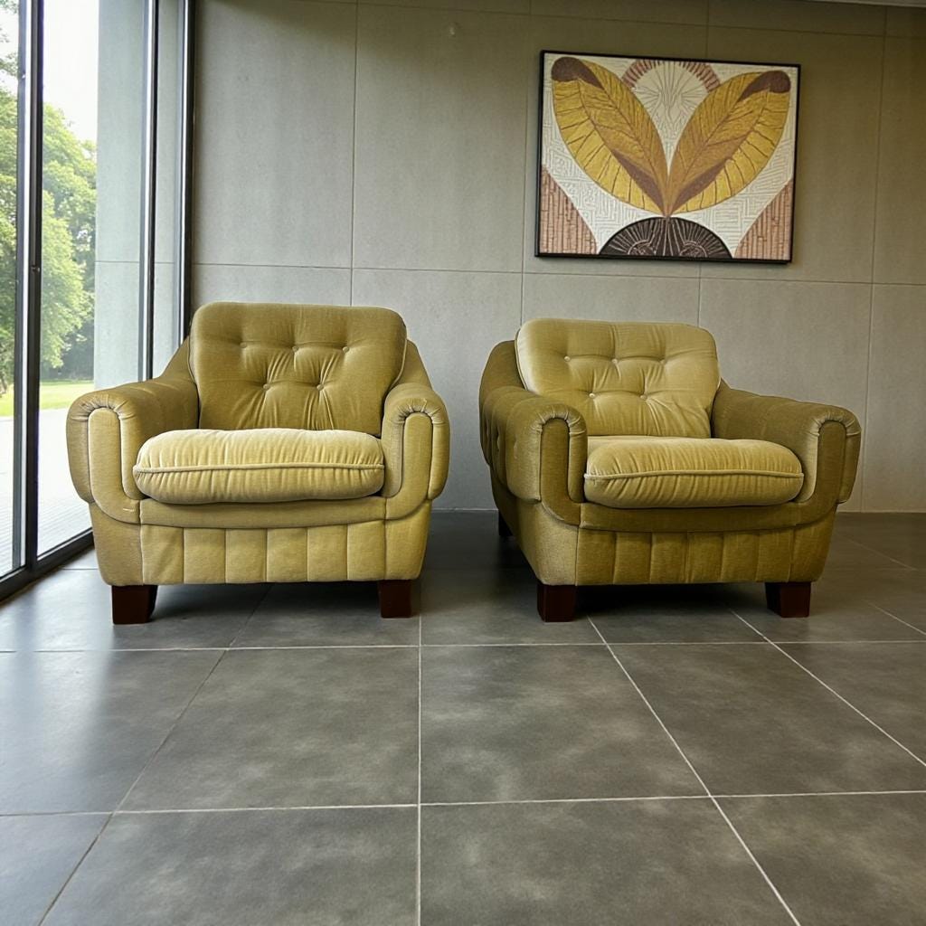 Set of 2 XL vintage single armchairs in space age style.
