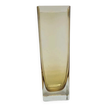 Vase postmoderne