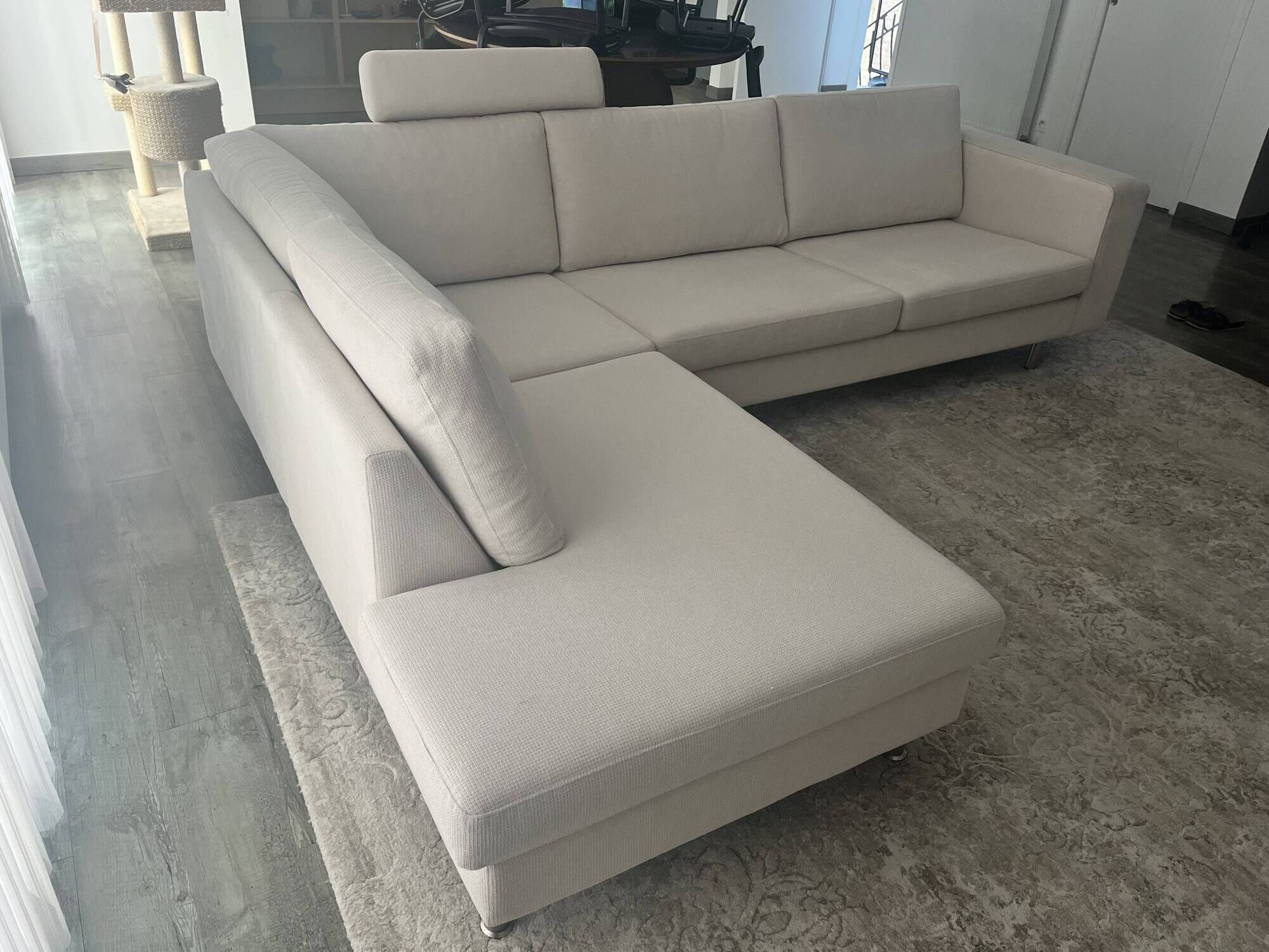 Canapé Boconcept modèle Indivi avec méridienne gauche.