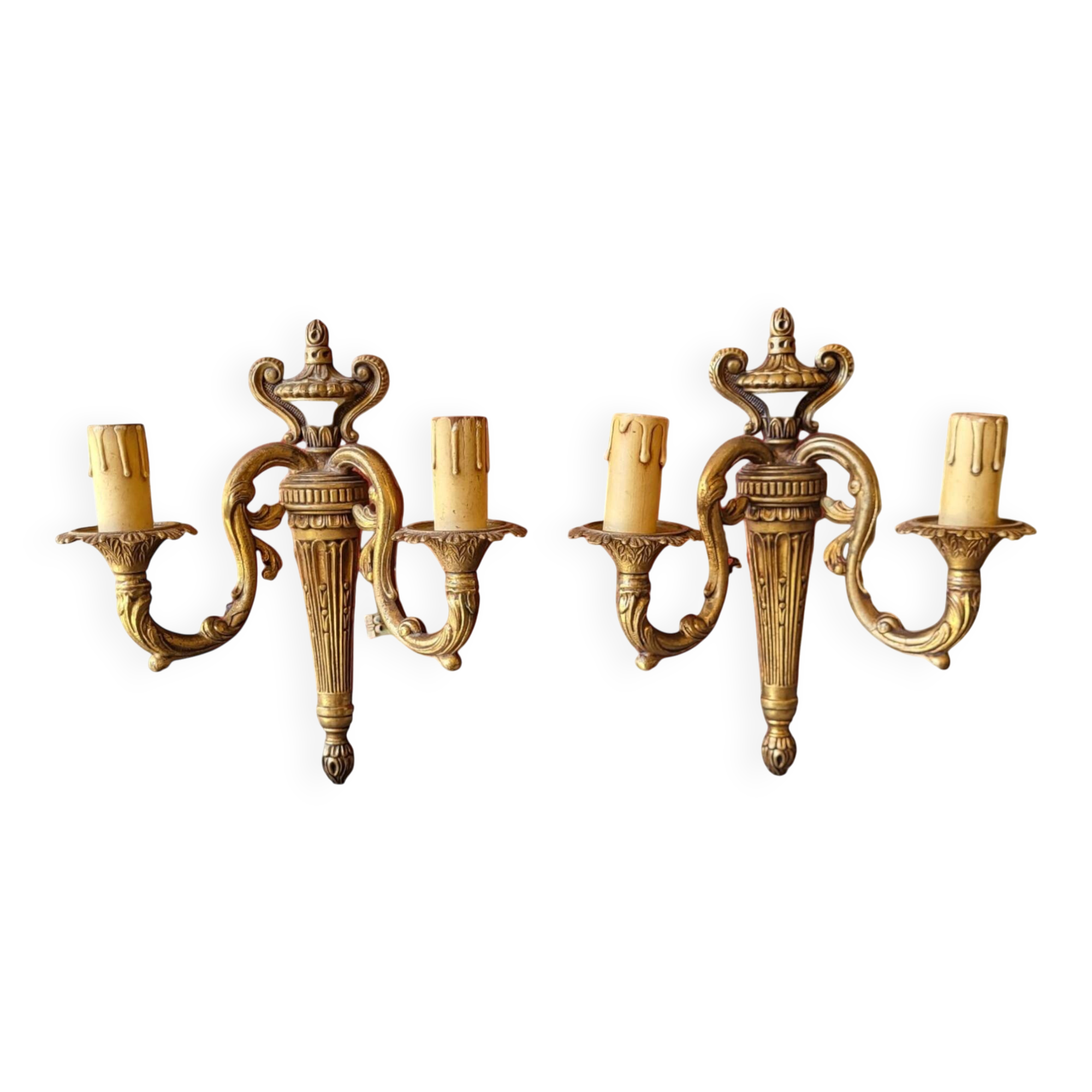 Paire d'appliques en bronze Louis XVI