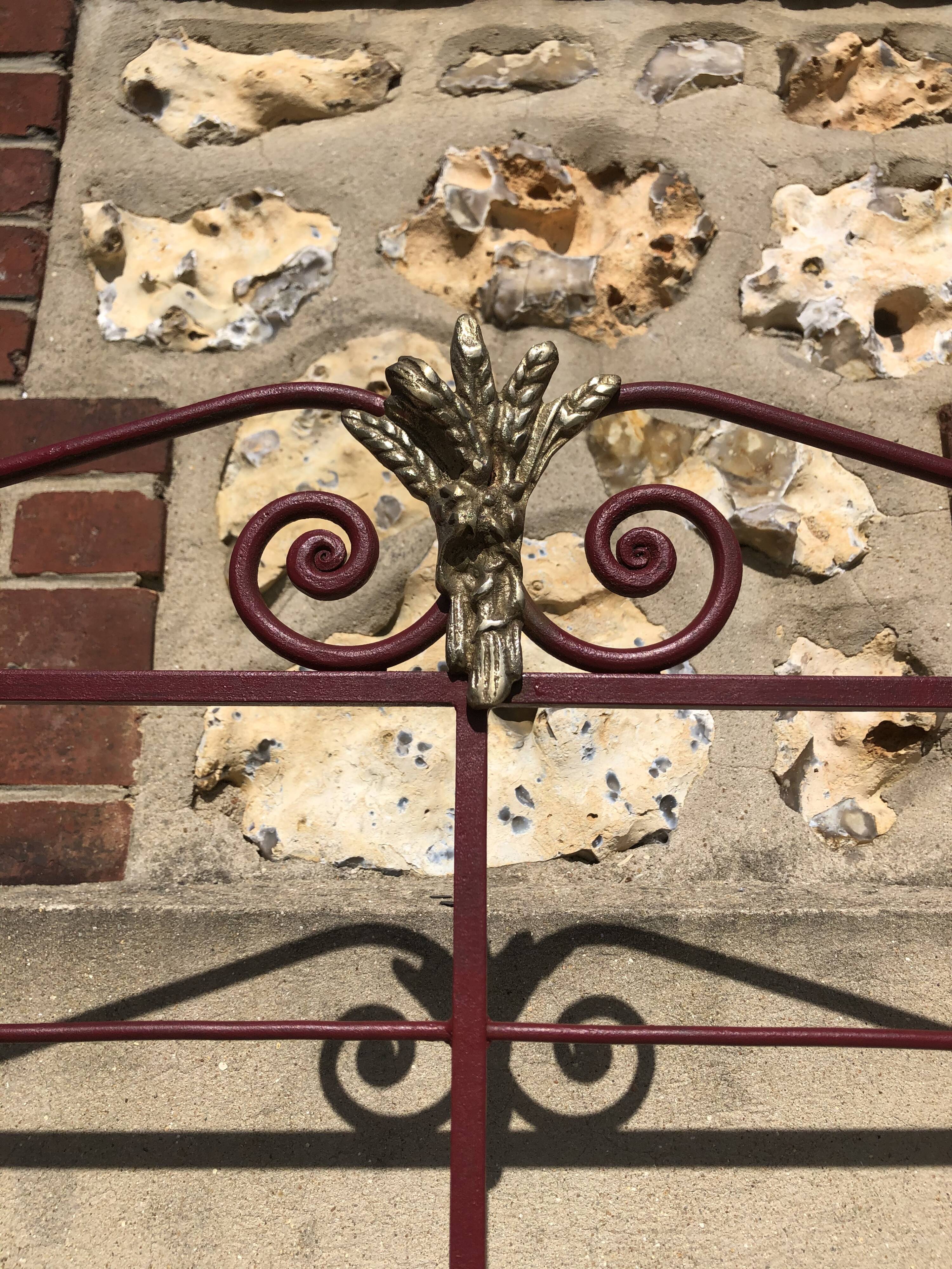 Old baker's grid, dating back to the early 20th century, made of wrought iron and brass