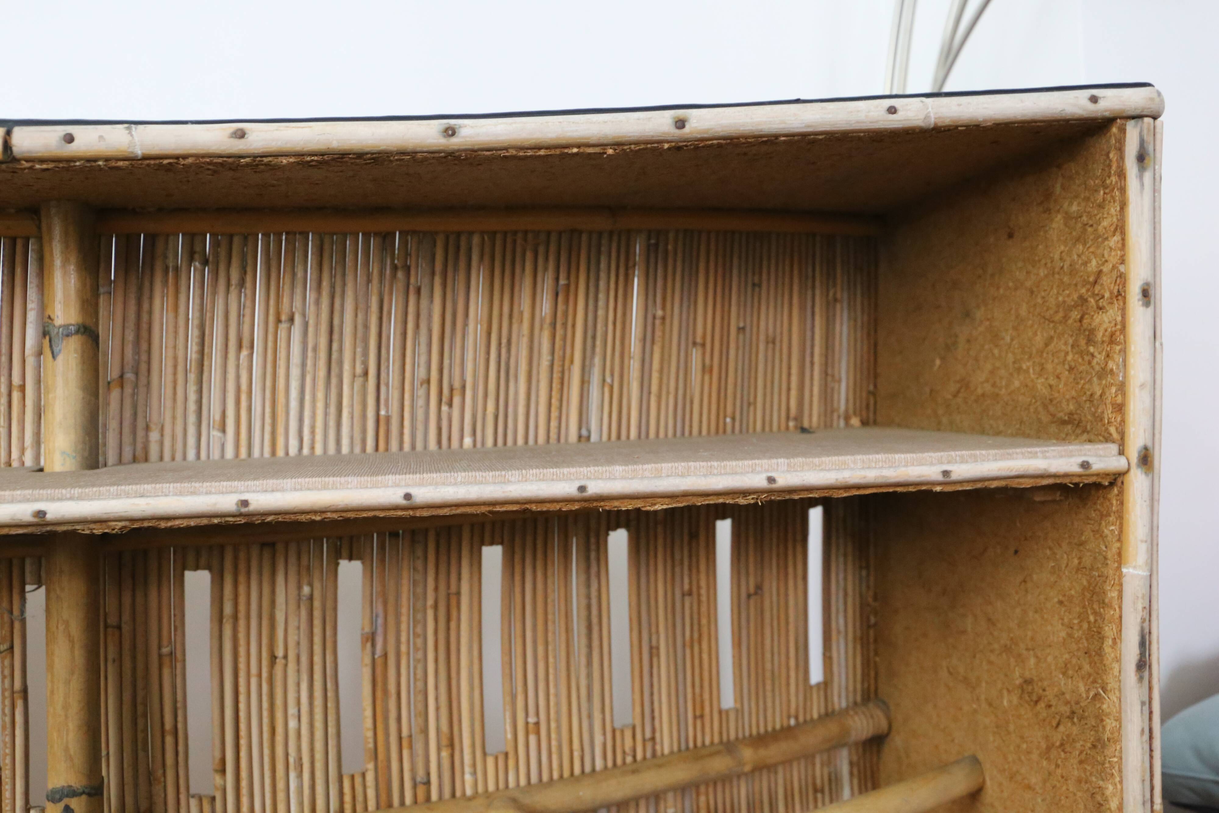 Tiki bar, rattan bar and two stools