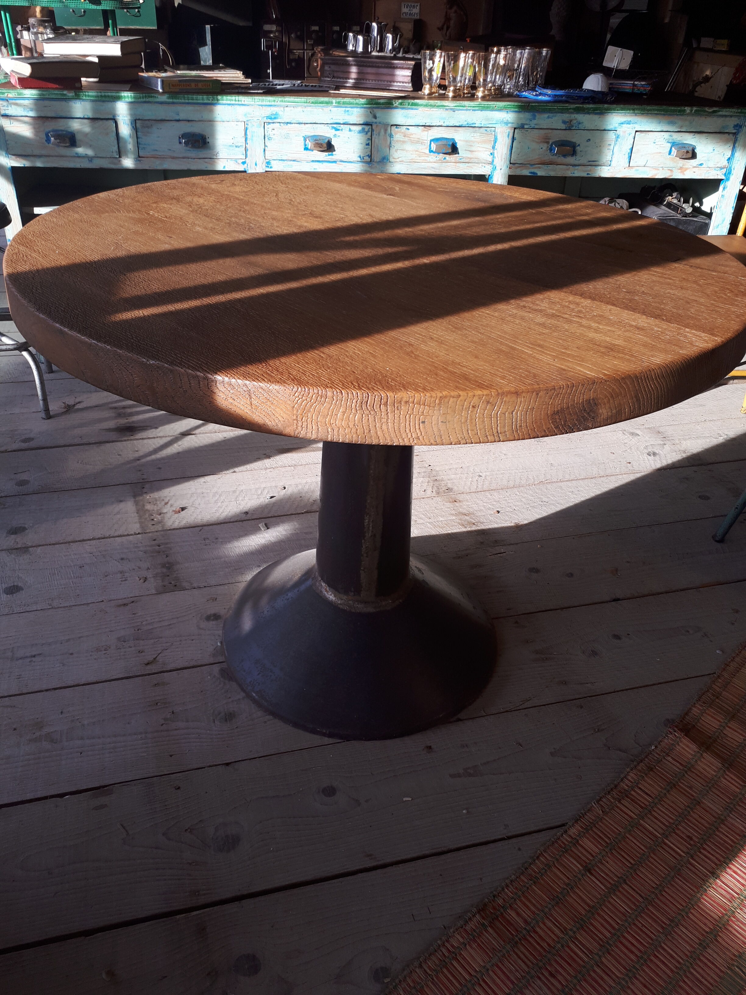 Round table