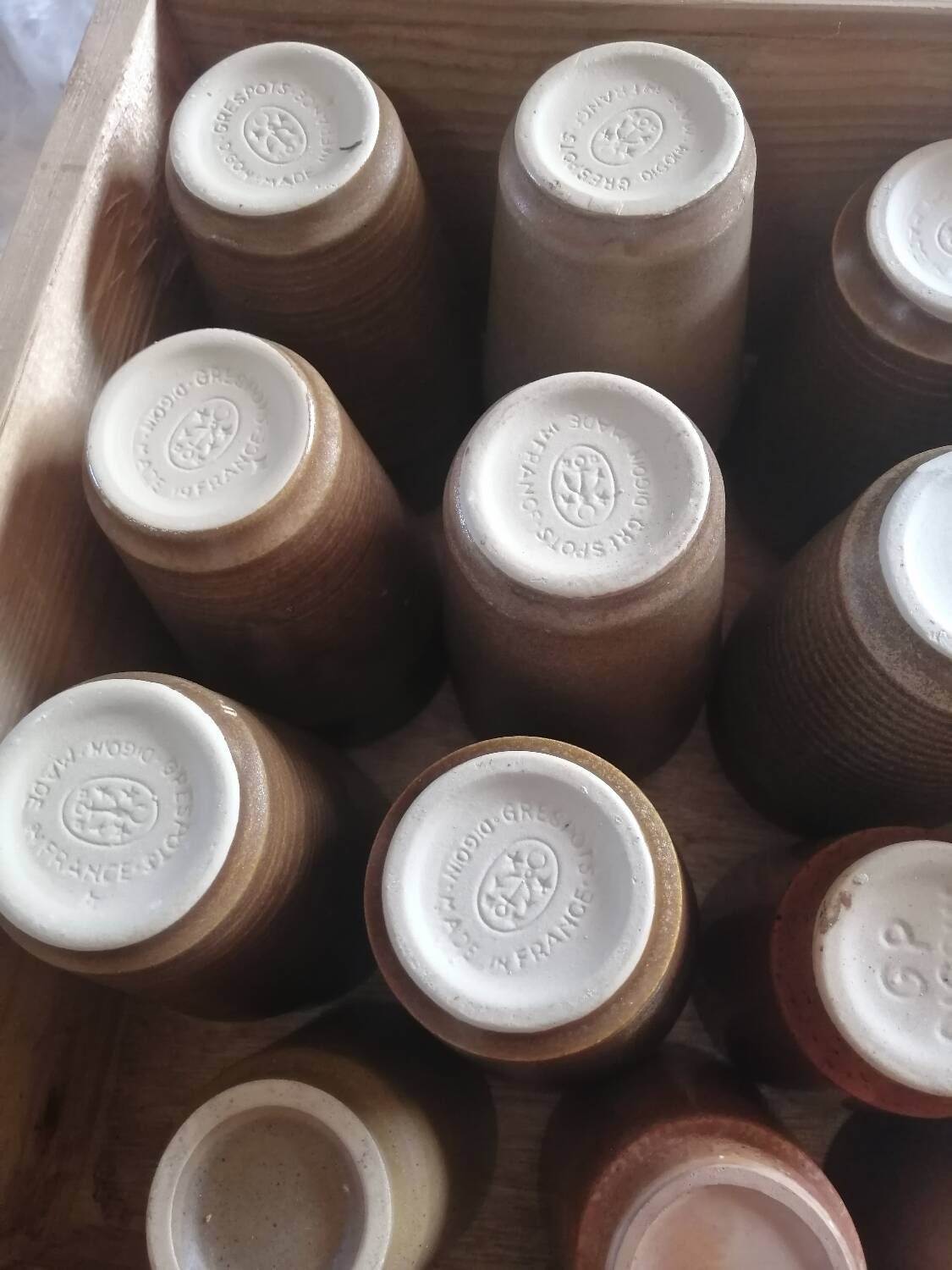 Lot de 27 tasses-timbales vintage en grès Digoin