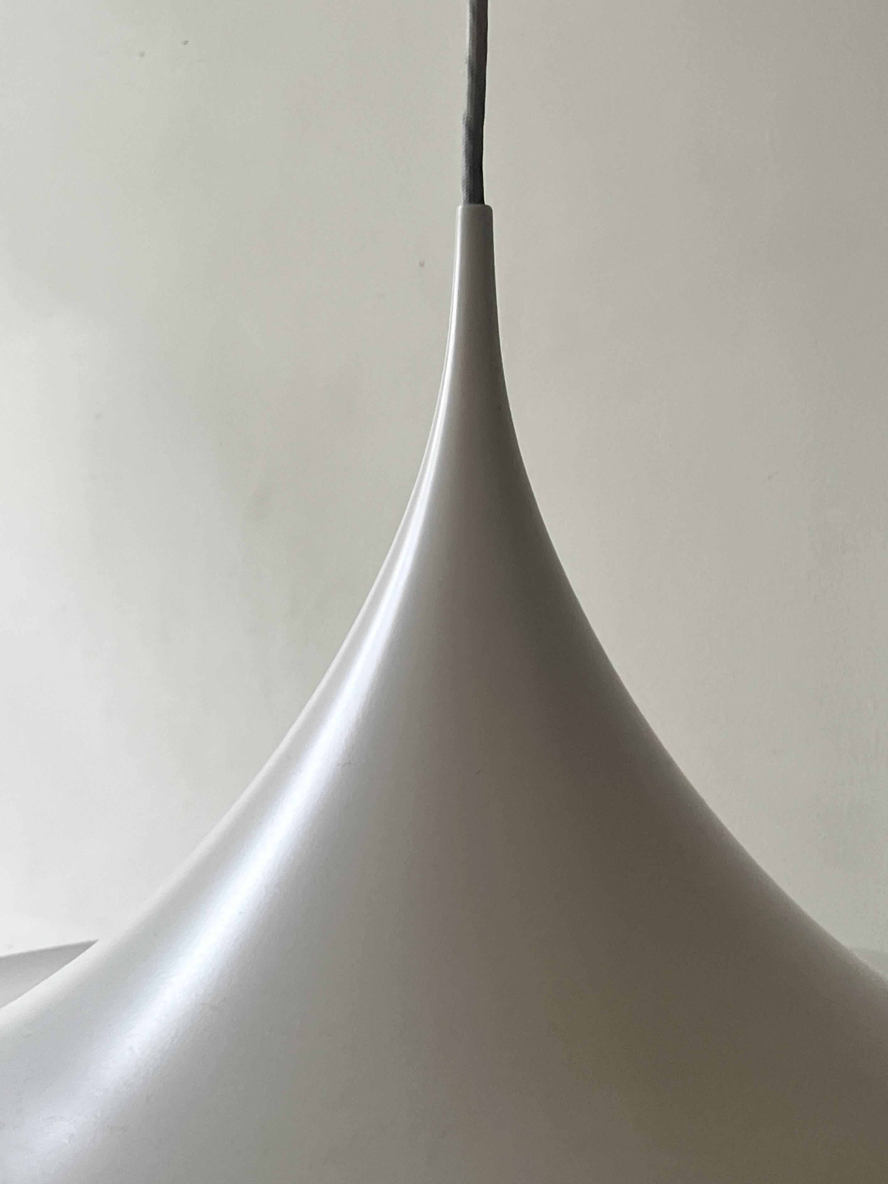Suspension XL white metal tulip by C. Bonderup & T. Thorup, design Gubi