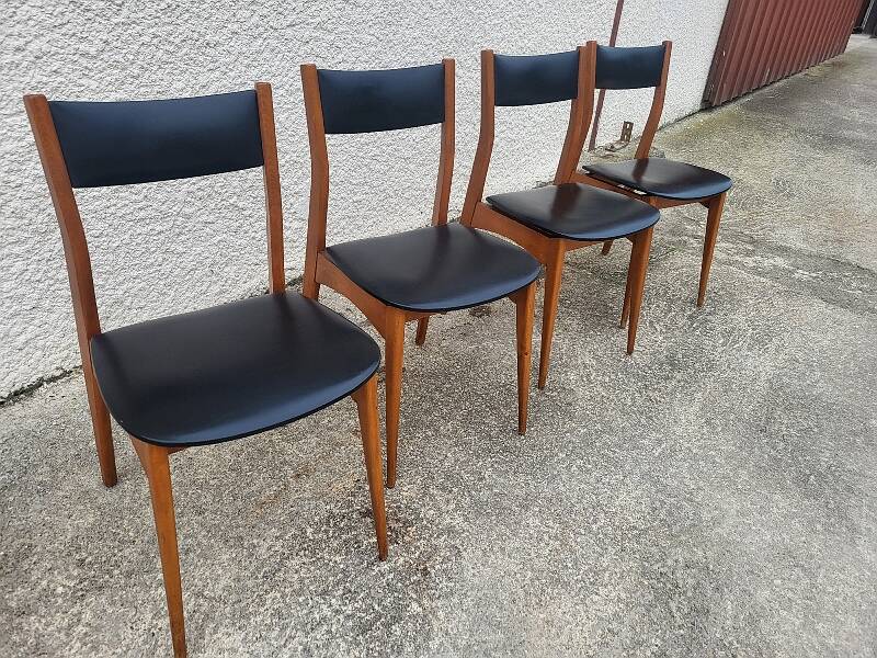 Série de 4 chaises scandinaves en skaï et bois, années 1960