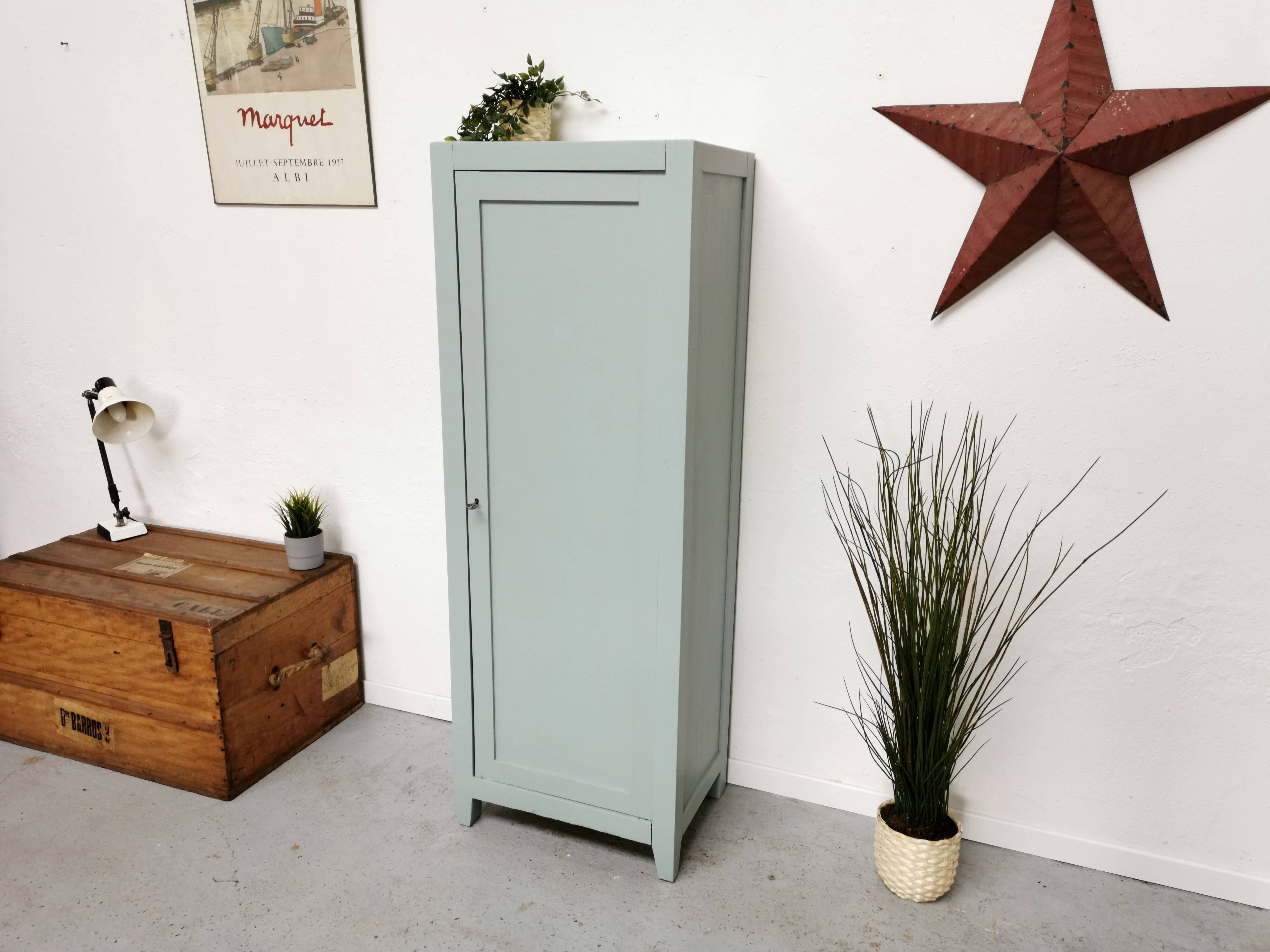 Armoire parisienne vintage