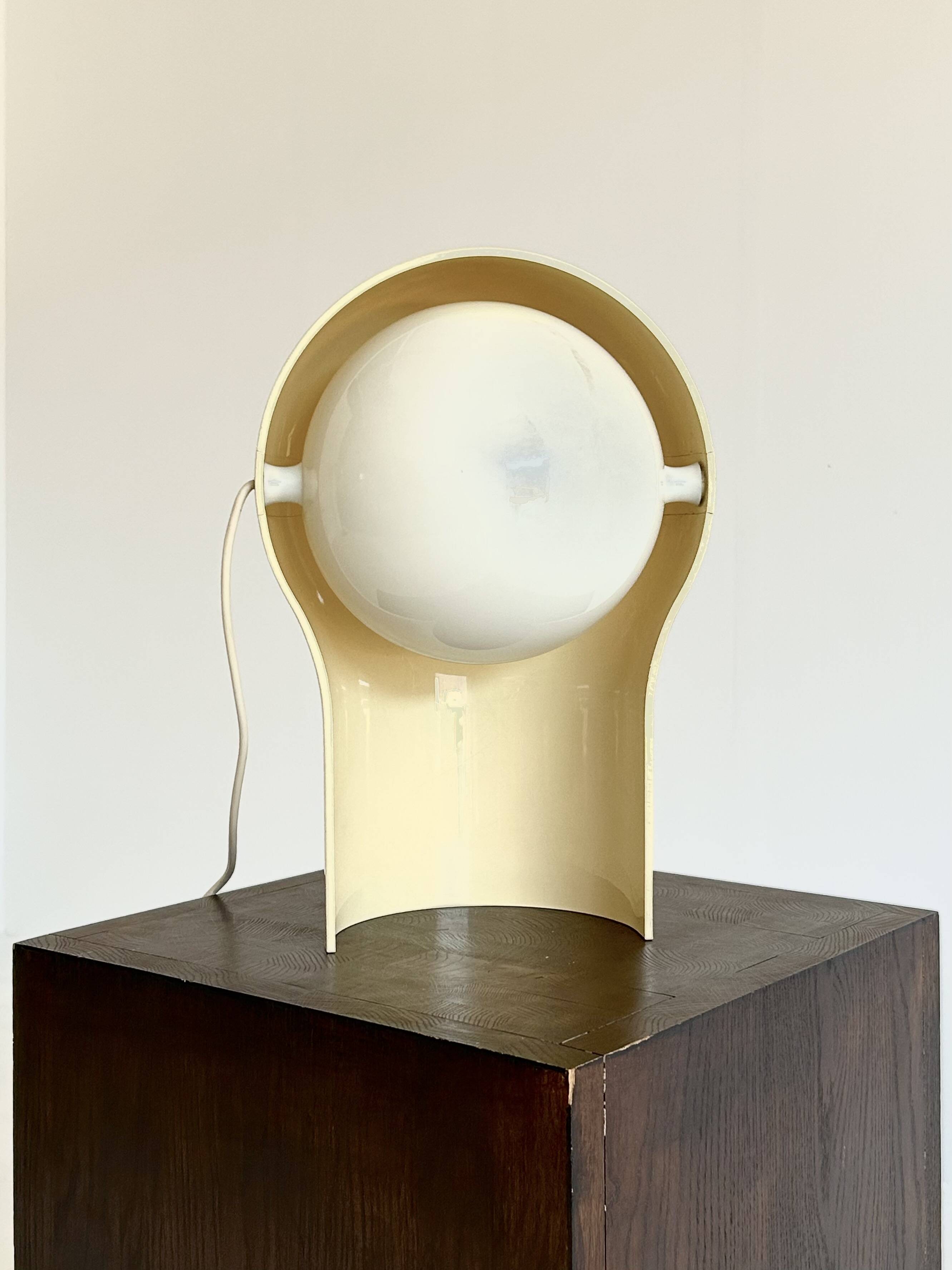 Table lamp Telegono by Vico Magistretti for Artemide