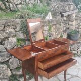 Mahogany women's dressing table