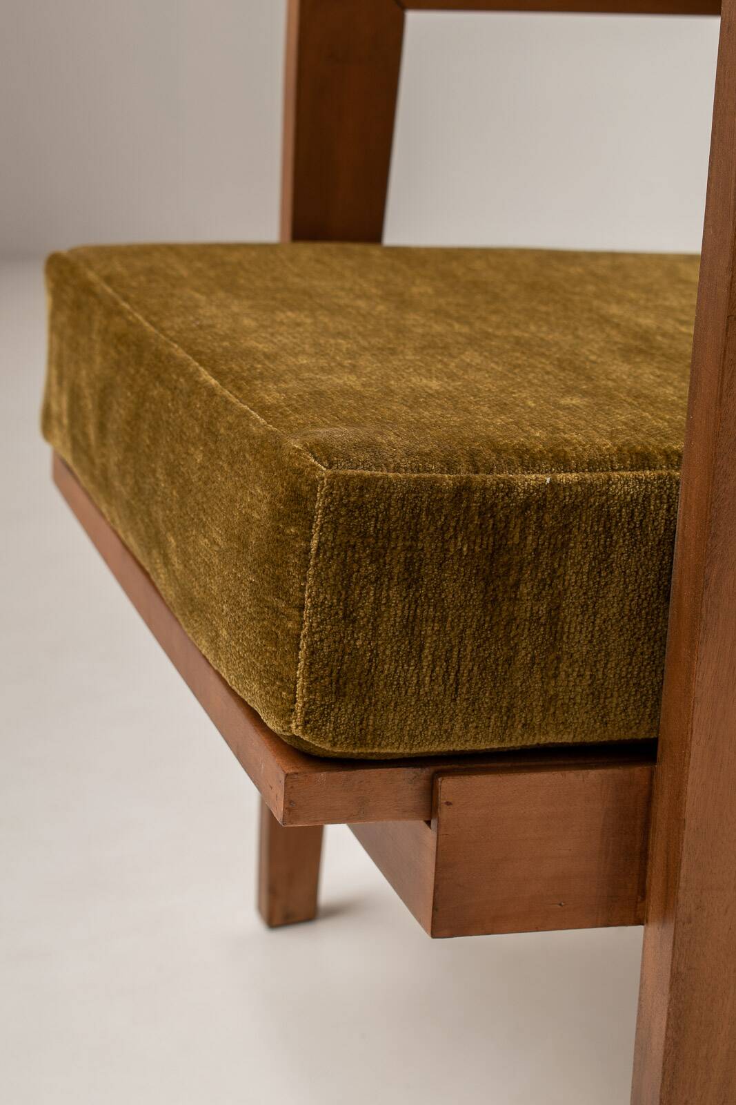 Paire de fauteuils de reconstruction française, France 1960s