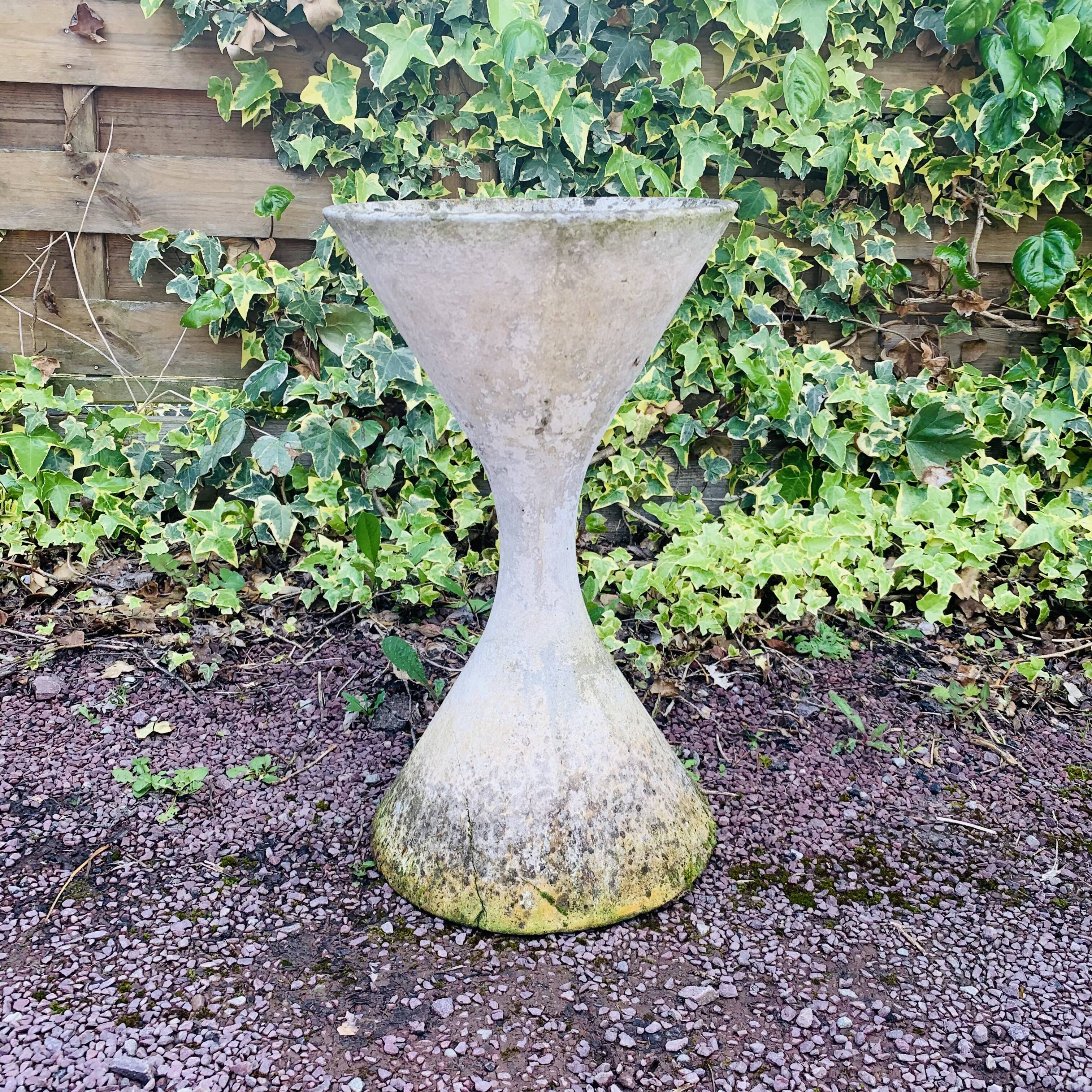 Diabolo planter by Anton Bee