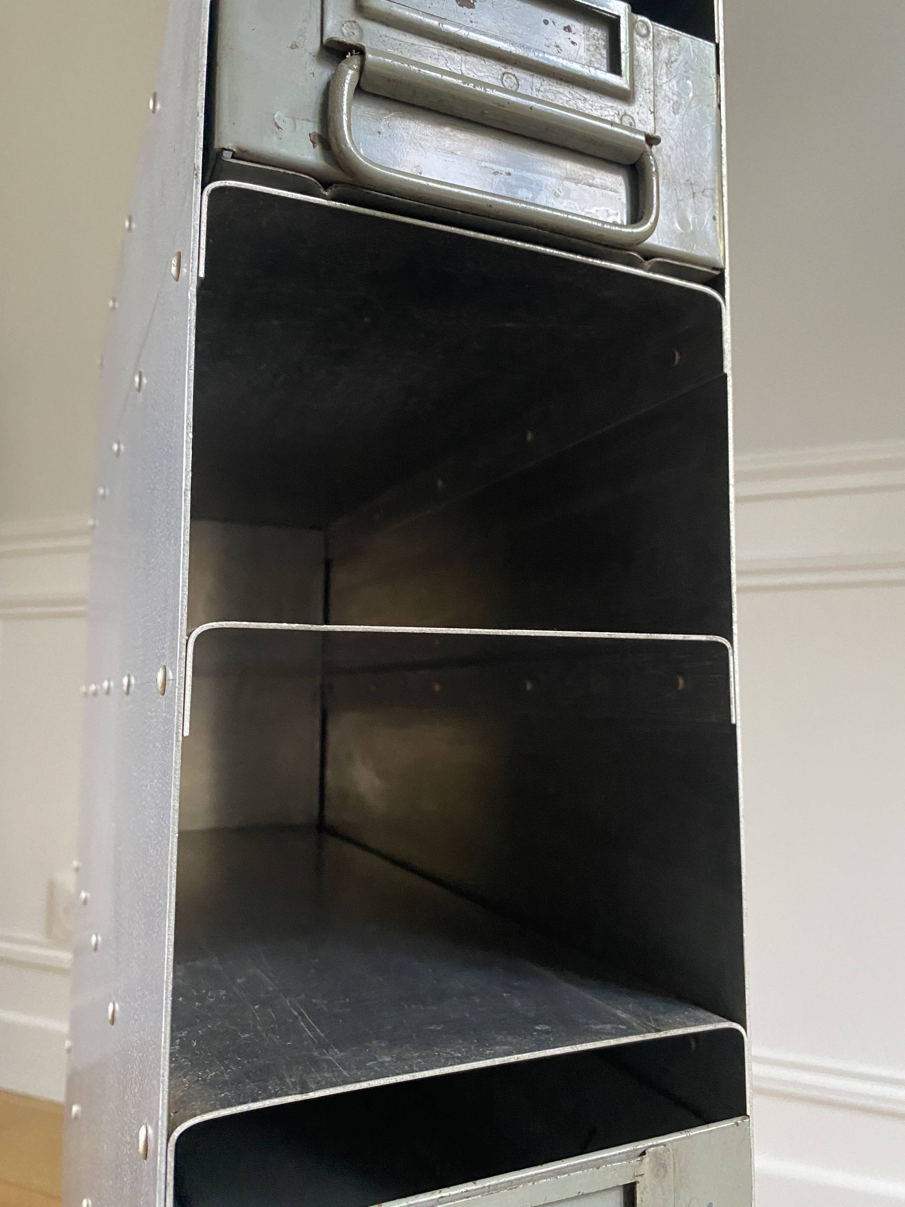 Meuble d'atelier en métal pour outils visserie 8 tiroirs vintage