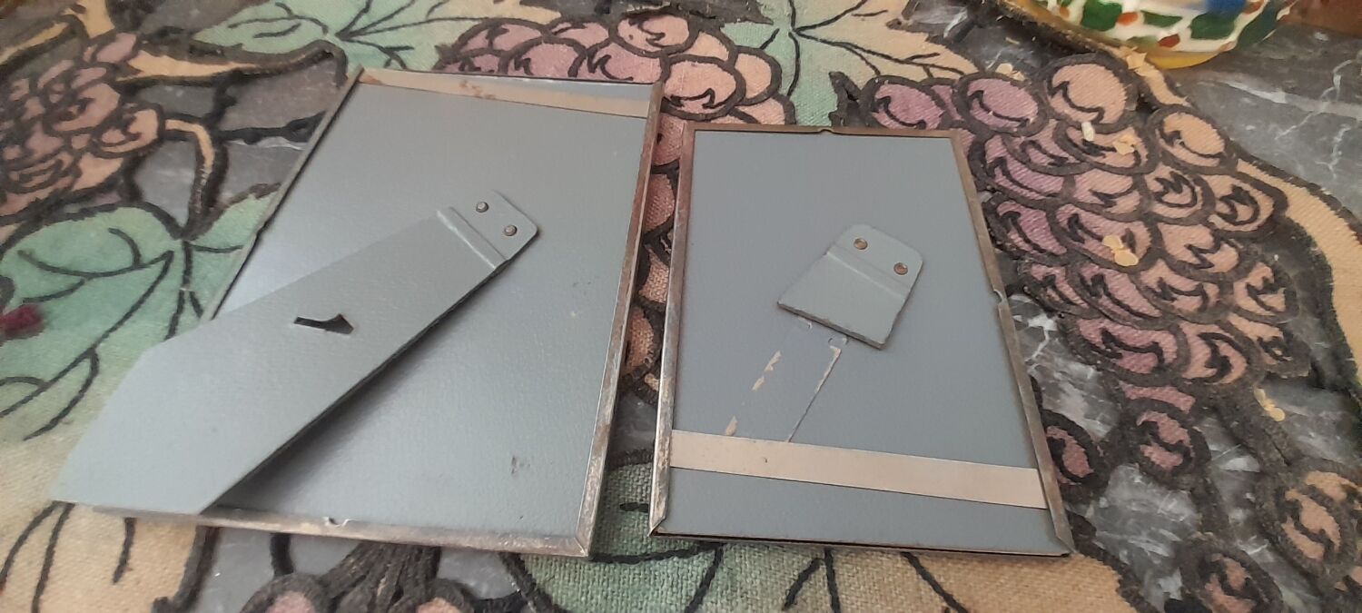 Lot of 2 small silver metal frames from the 1920s/1930s