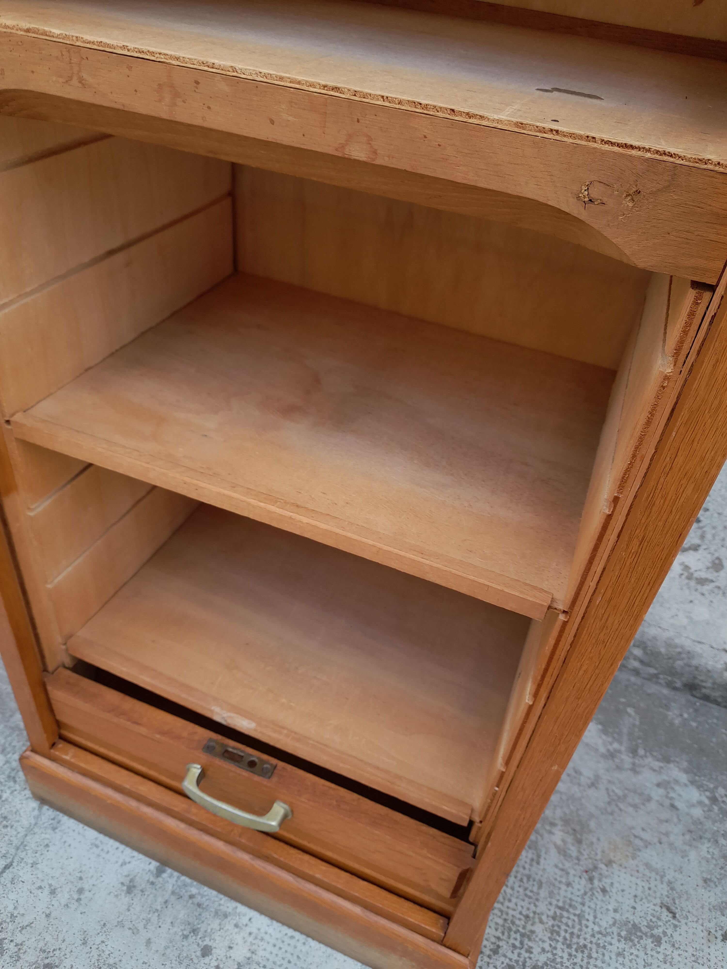 Old curtain cabinet cabinet