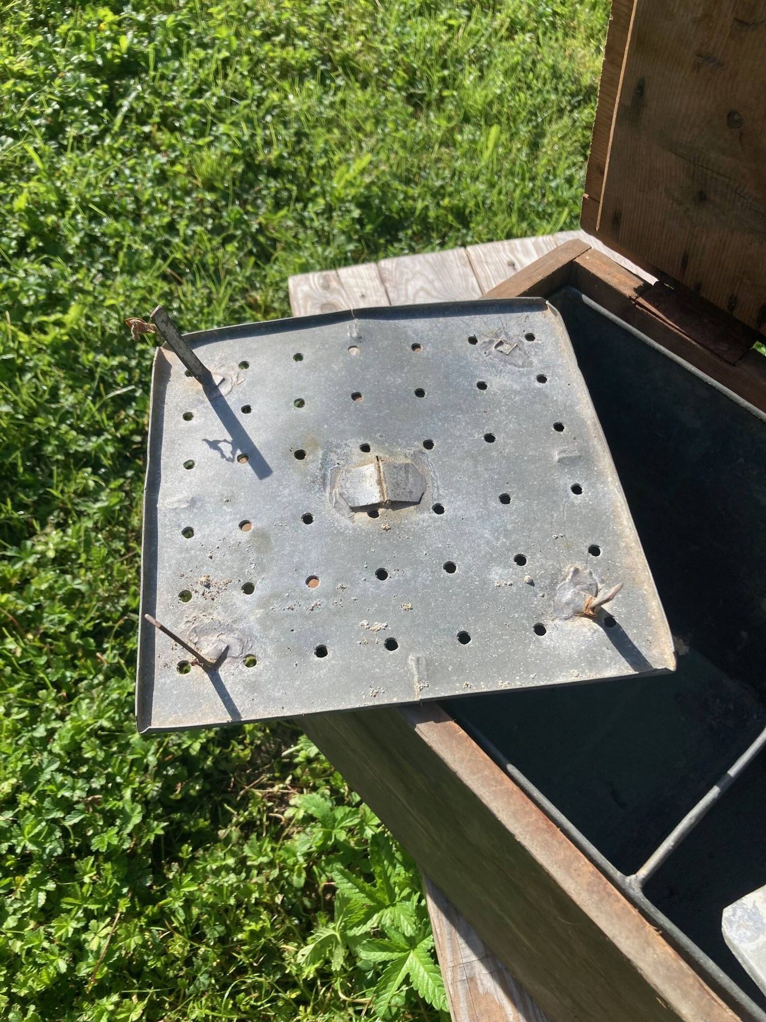Old wooden and zinc crate, with handles. 1900, heating system