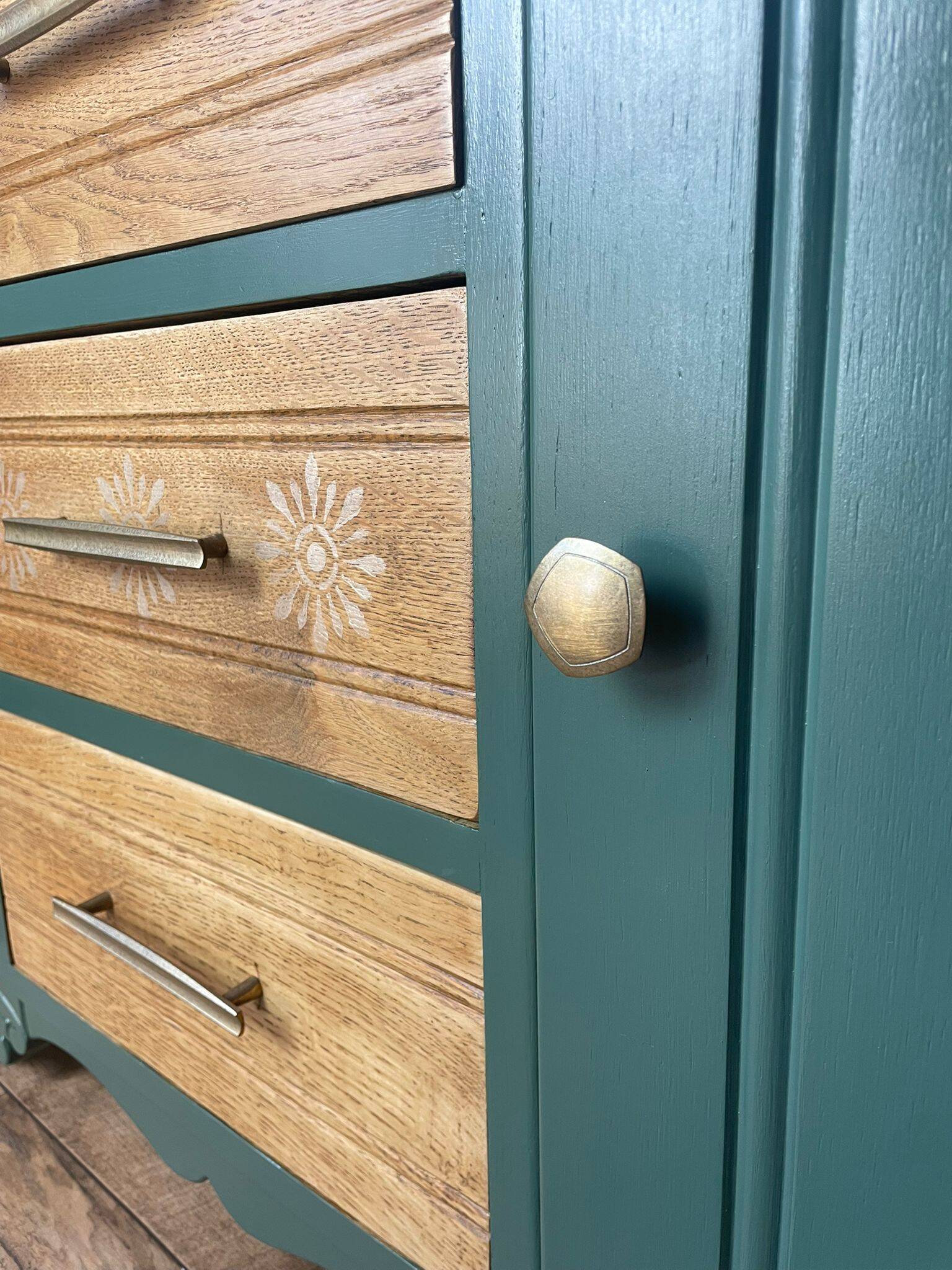 Art Nouveau chest of drawers