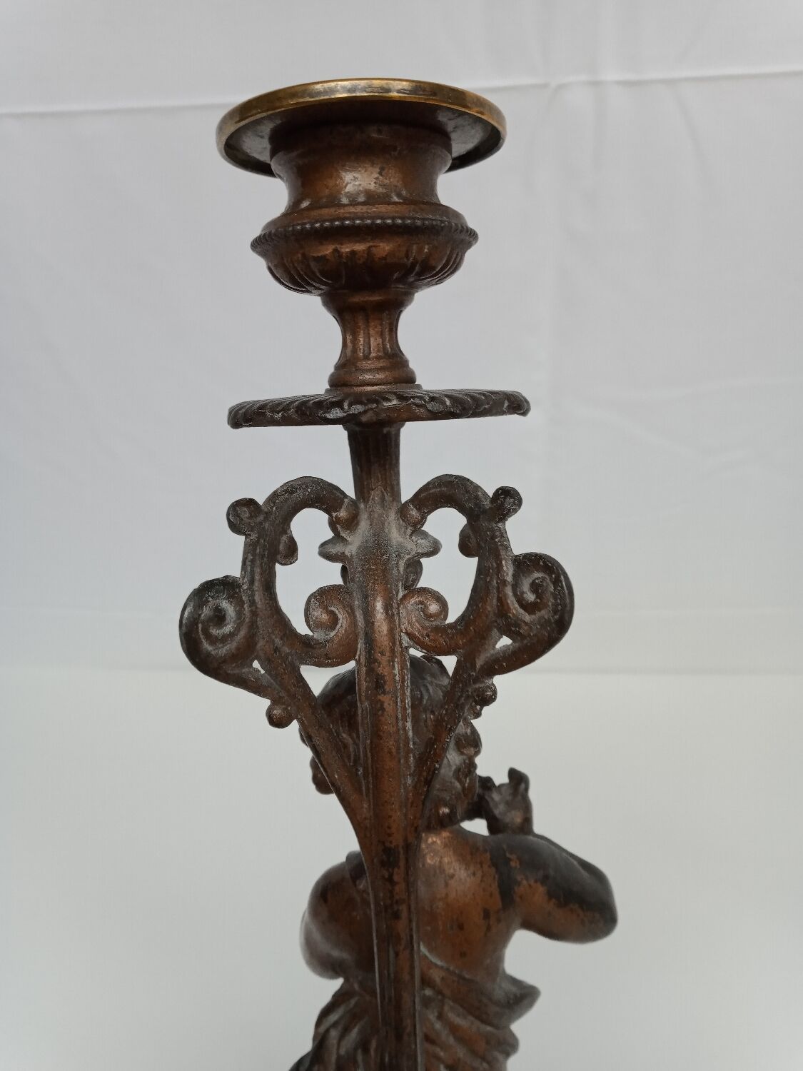 Bougeoirs putti musicians