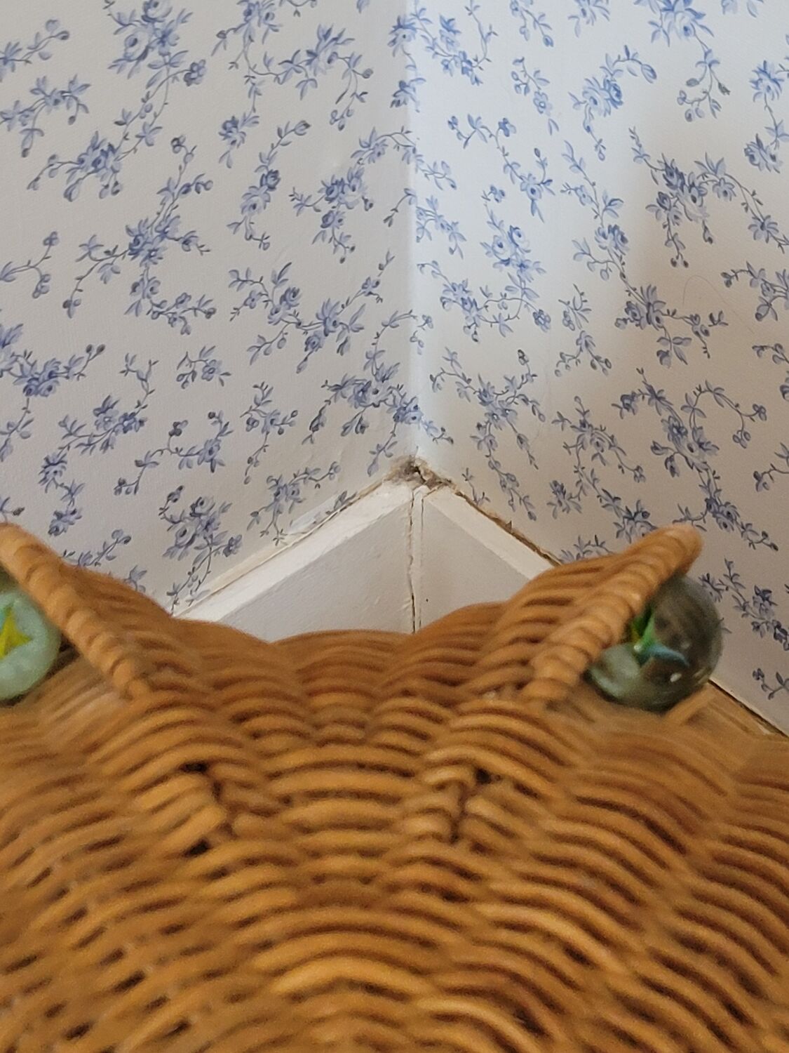 Iconic magazine holder 1970