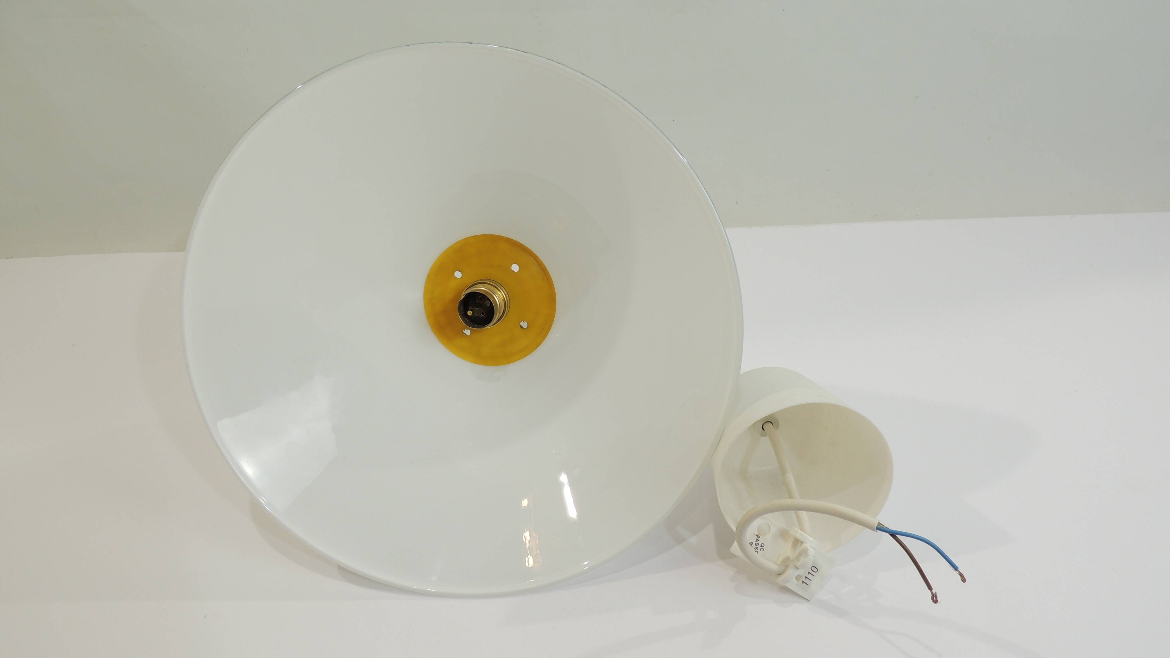 Suspension opaline blanche/vintage