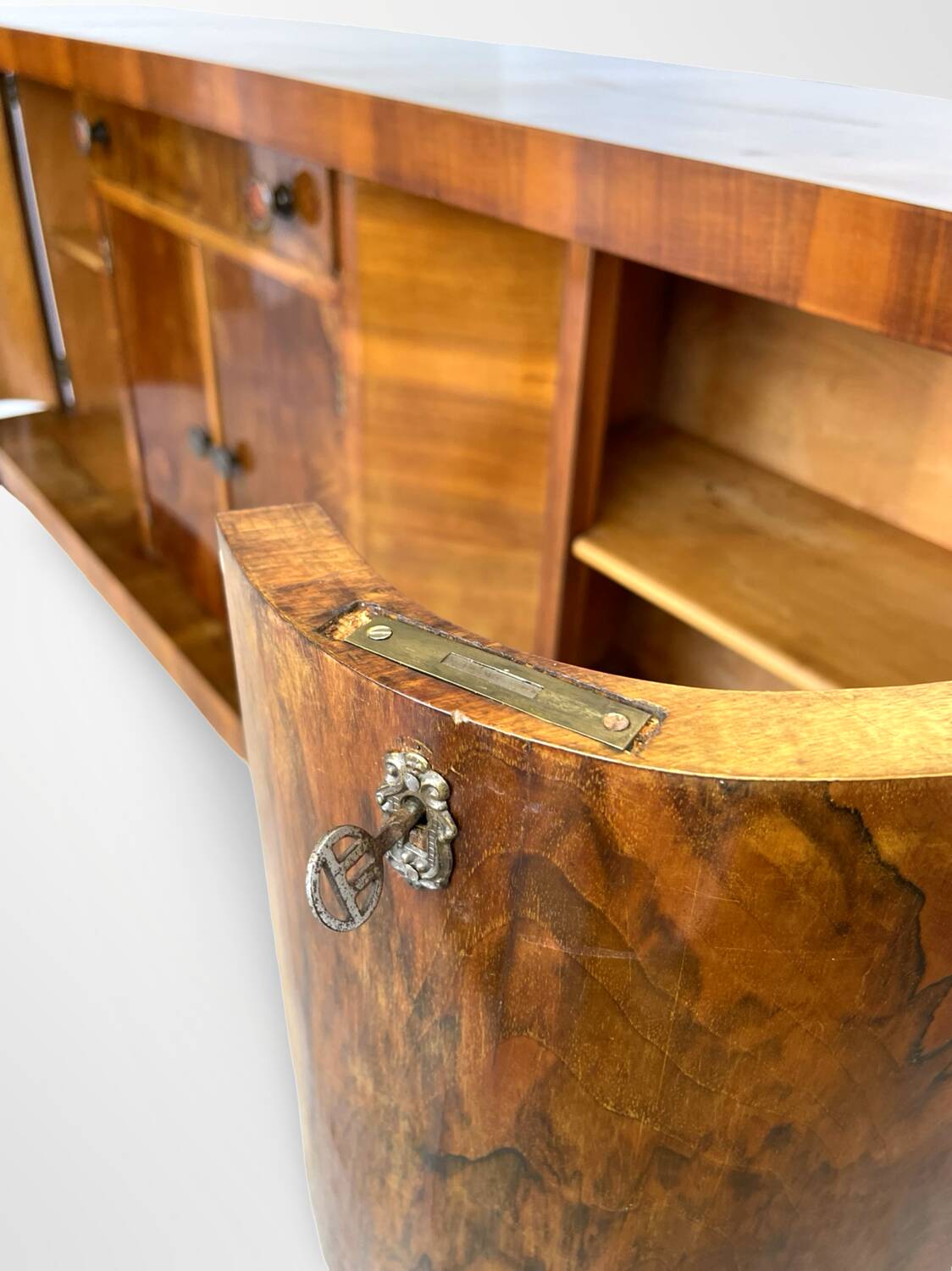 Impressionnant buffet Art déco italien des années 1930/1940