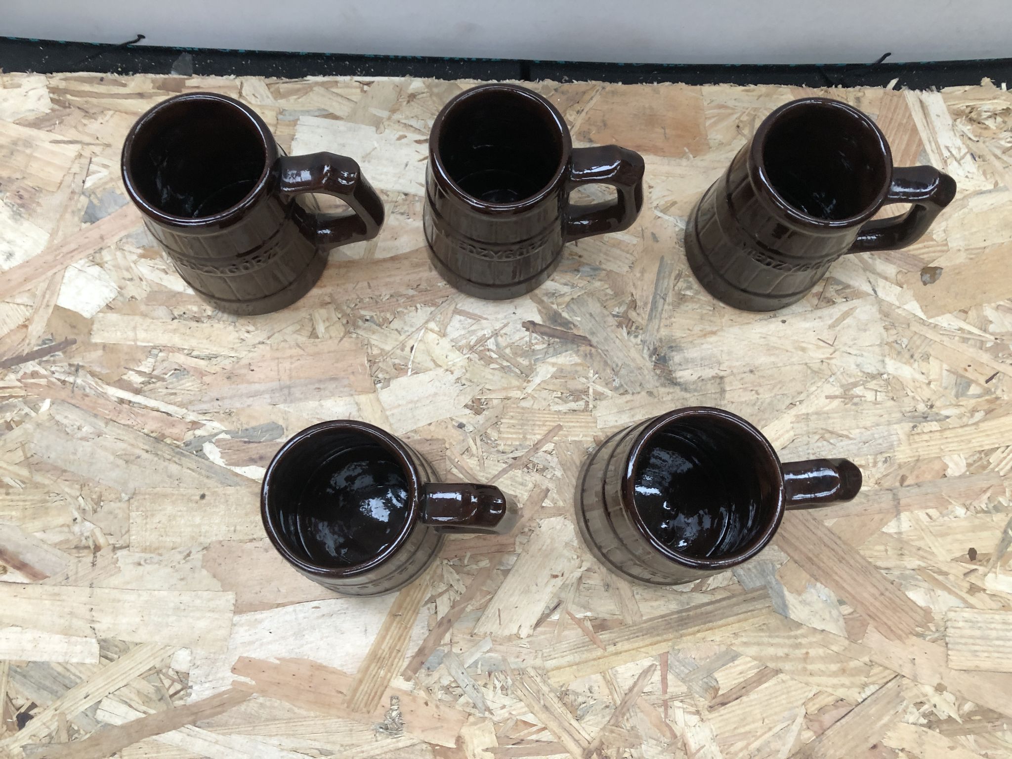 Serie 5 tasses chopes miedzygorze céramique marron vintage
