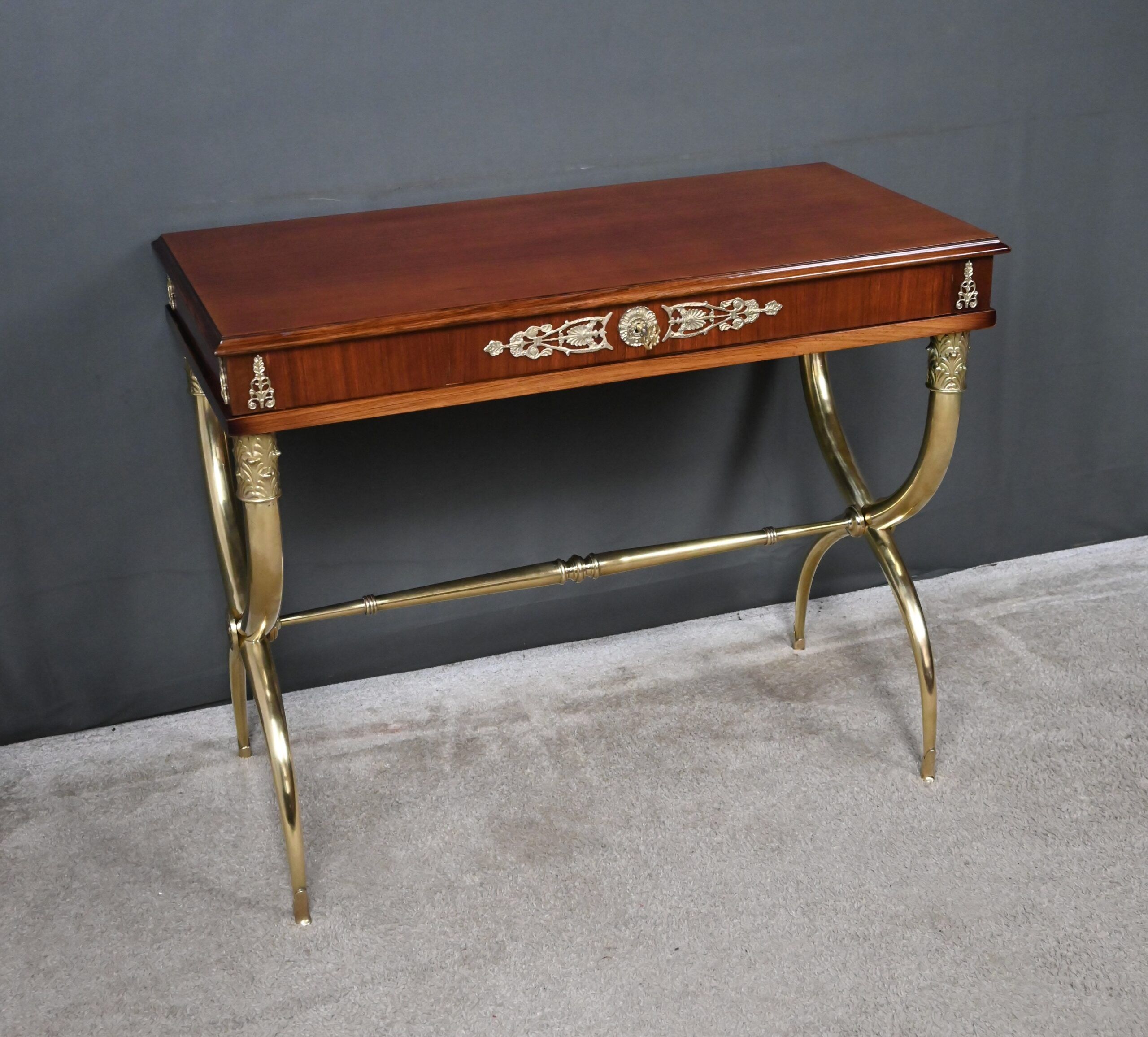 Console en placage d’acajou, style Empire – 1re partie XXe