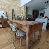 Farm table