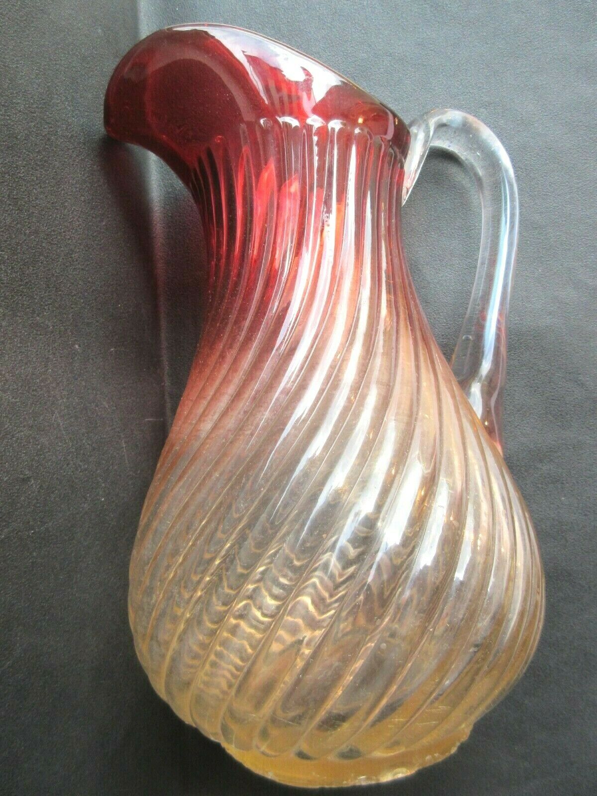 Broc crystal Baccarat red in gradient model Bamboo torso ribs, H 30 cm