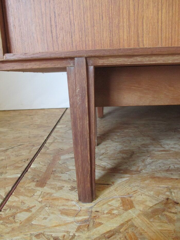 Buffet in teak doors sliding