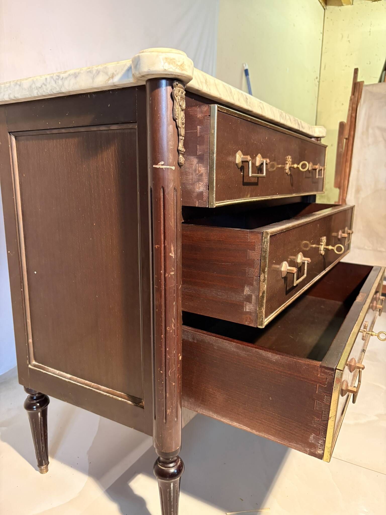 Commode with 3 drawers in Louis XVI style, marble and gilded bronze.