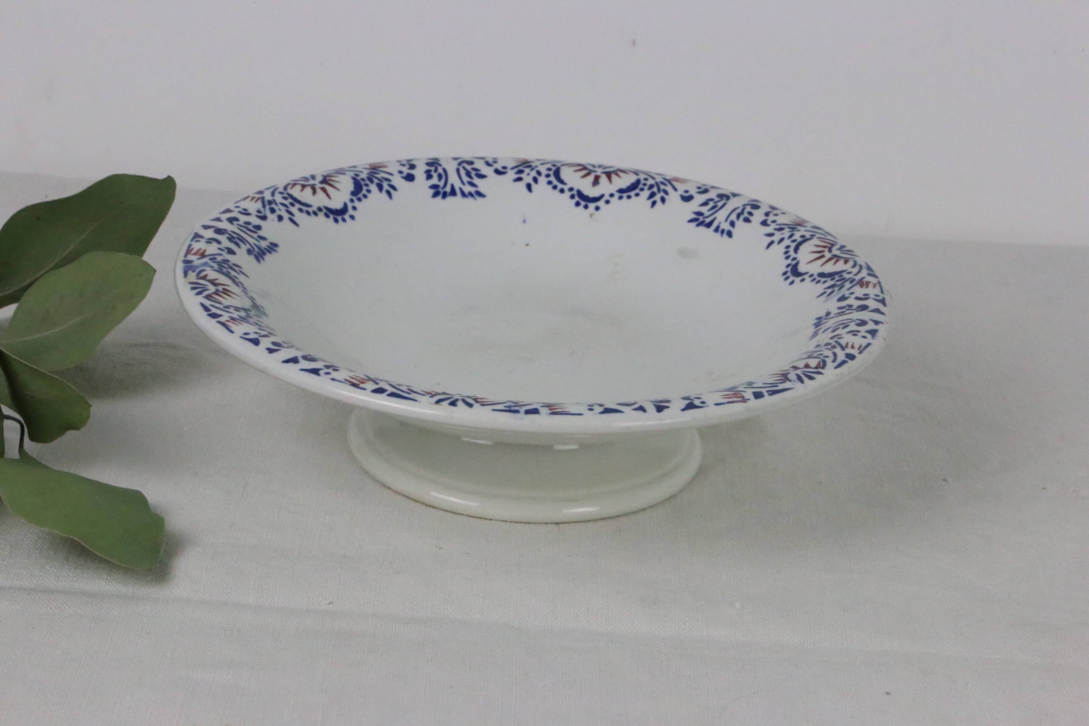 Plat piédouche, faïencerie Onnaing, vintage
