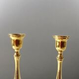 Paire d'anciens bougeoirs en laiton