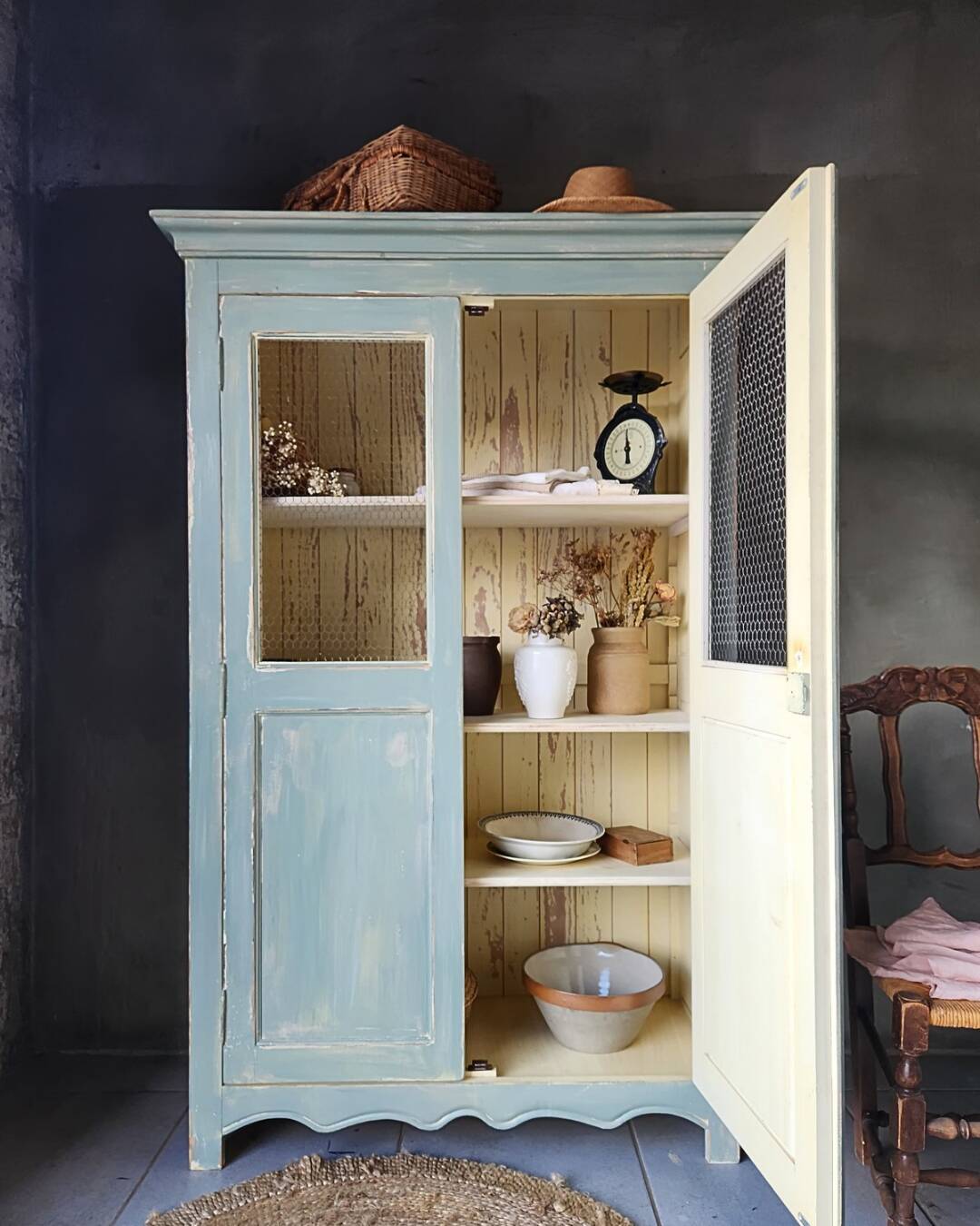 Display cabinet