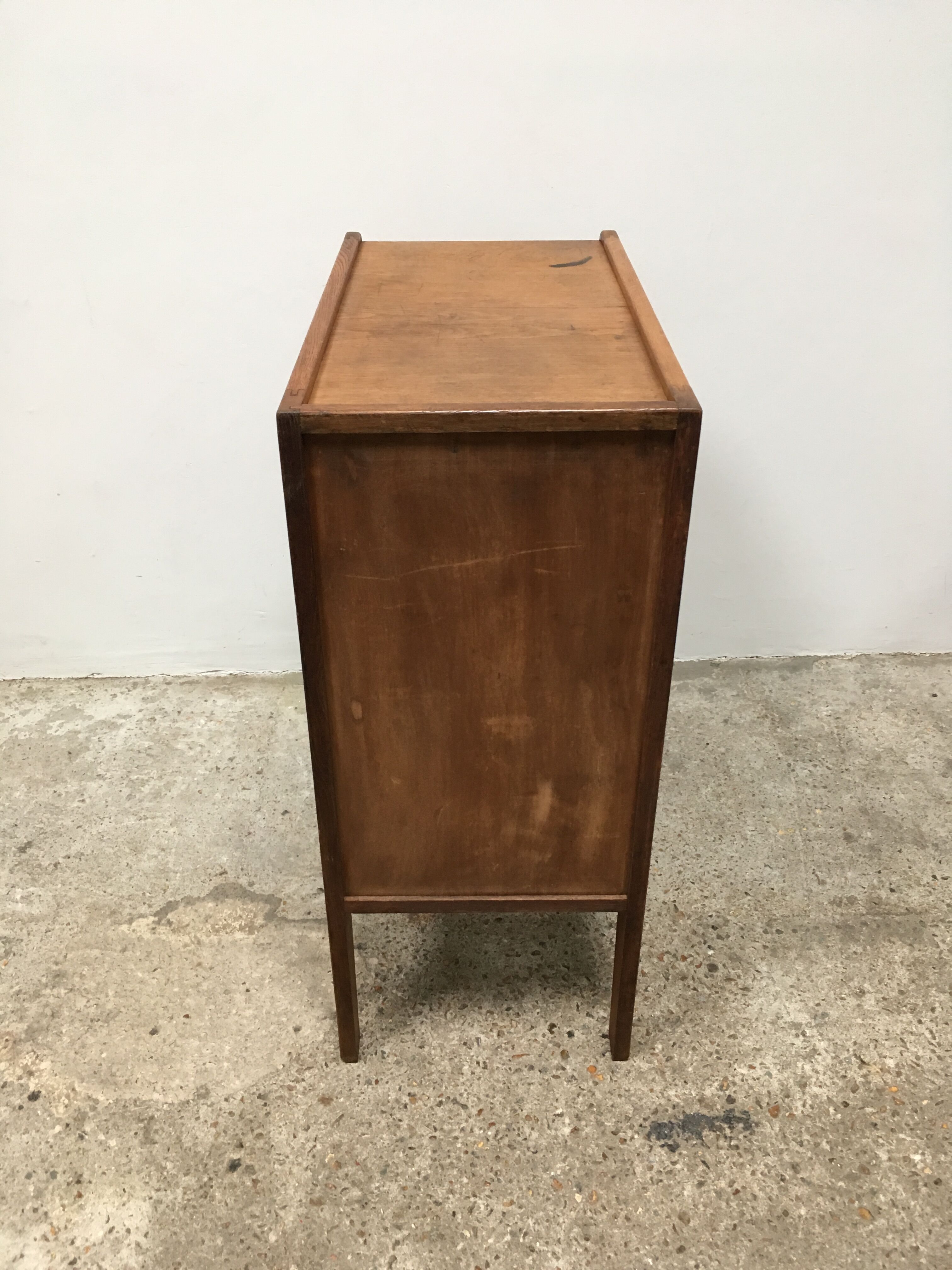 Cabinet with drawers