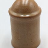 Ceramic salt shaker and pepper shaker