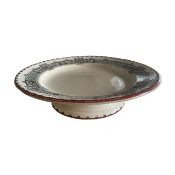 Assiette montée en ironstone estampillée Wedgwood