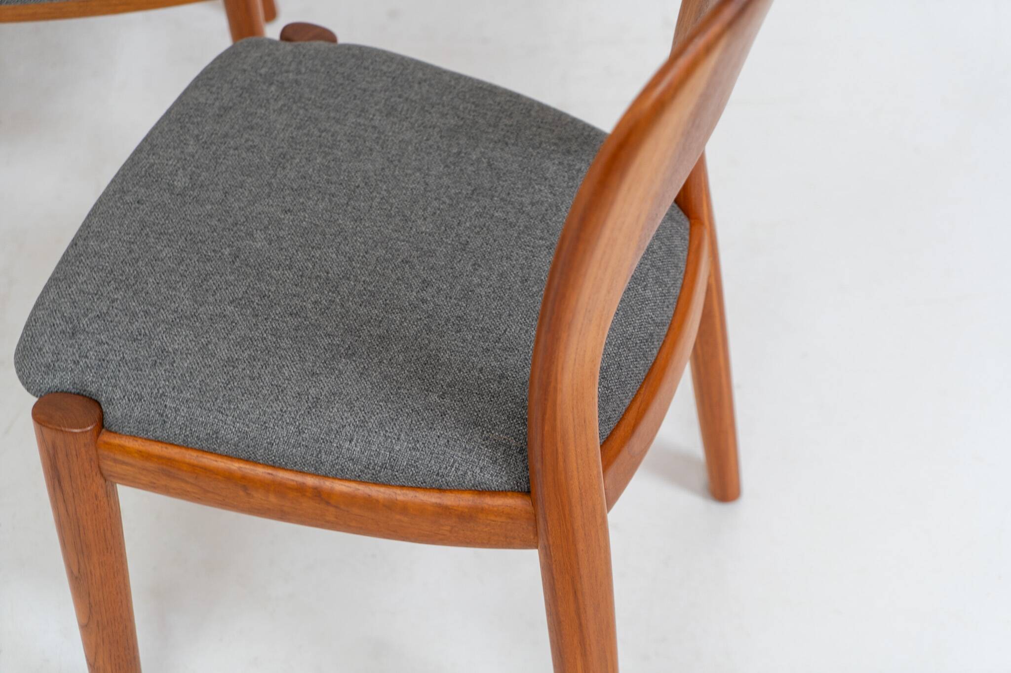 Ensemble de 6 chaises de salle à manger "Morten" par Niels Koefoed