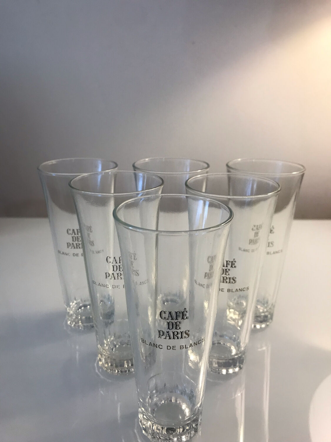 5 old glasses of brasserie café de paris
