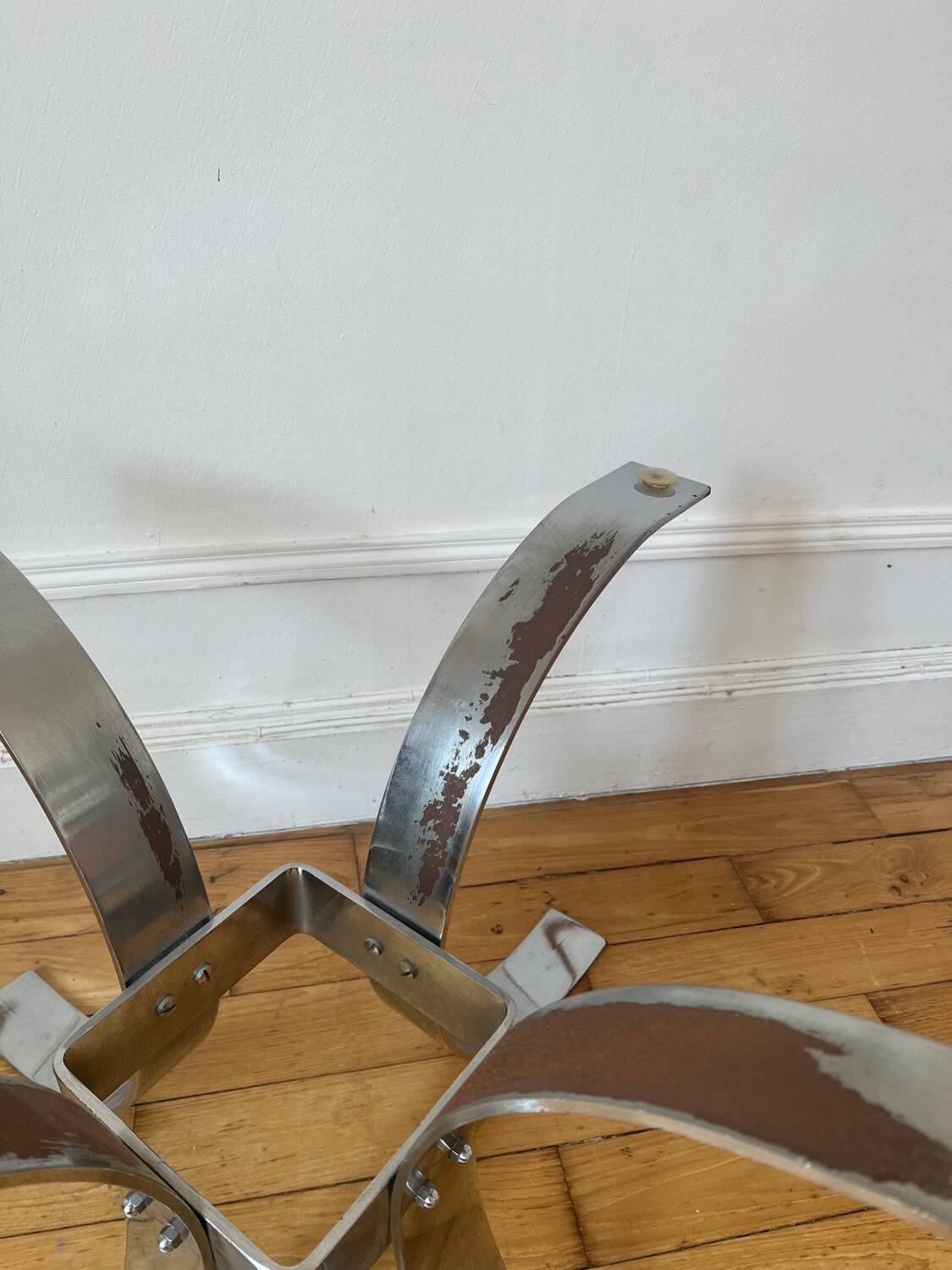 Round smoked glass coffee table from the 70s