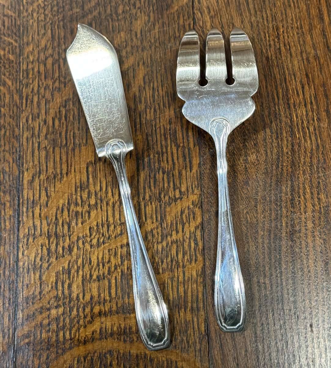 Silver-plated fish serving cutlery