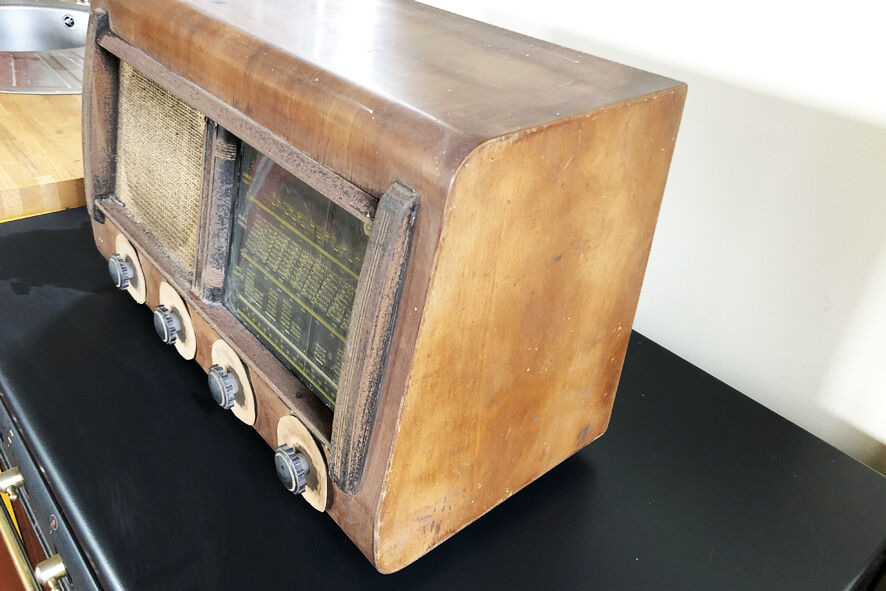 Former station radio tsf devieux at lamps 1930