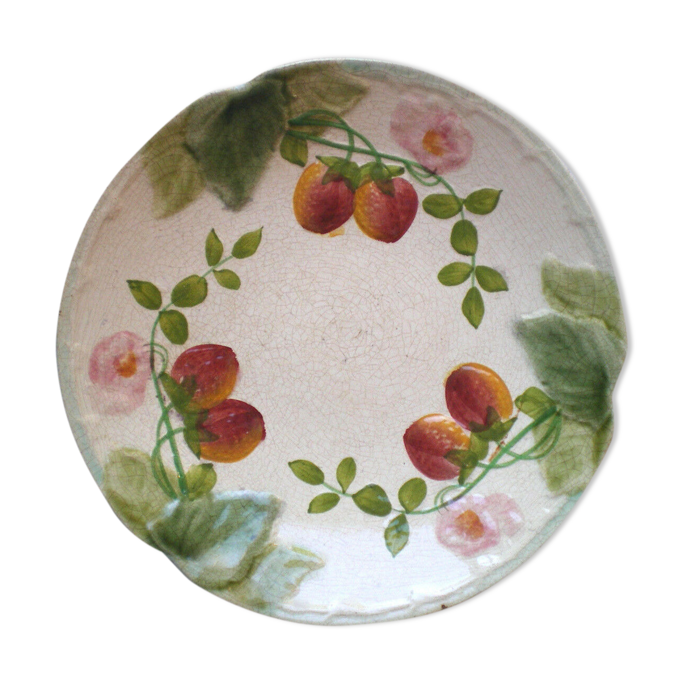 Assiette barbotine art déco signée HB Choisy le Roi Les fraises Selency Assiette barbotine art déco signée HB Choisy le Roi Les fraises Selency