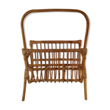 Magazine holder in rattan