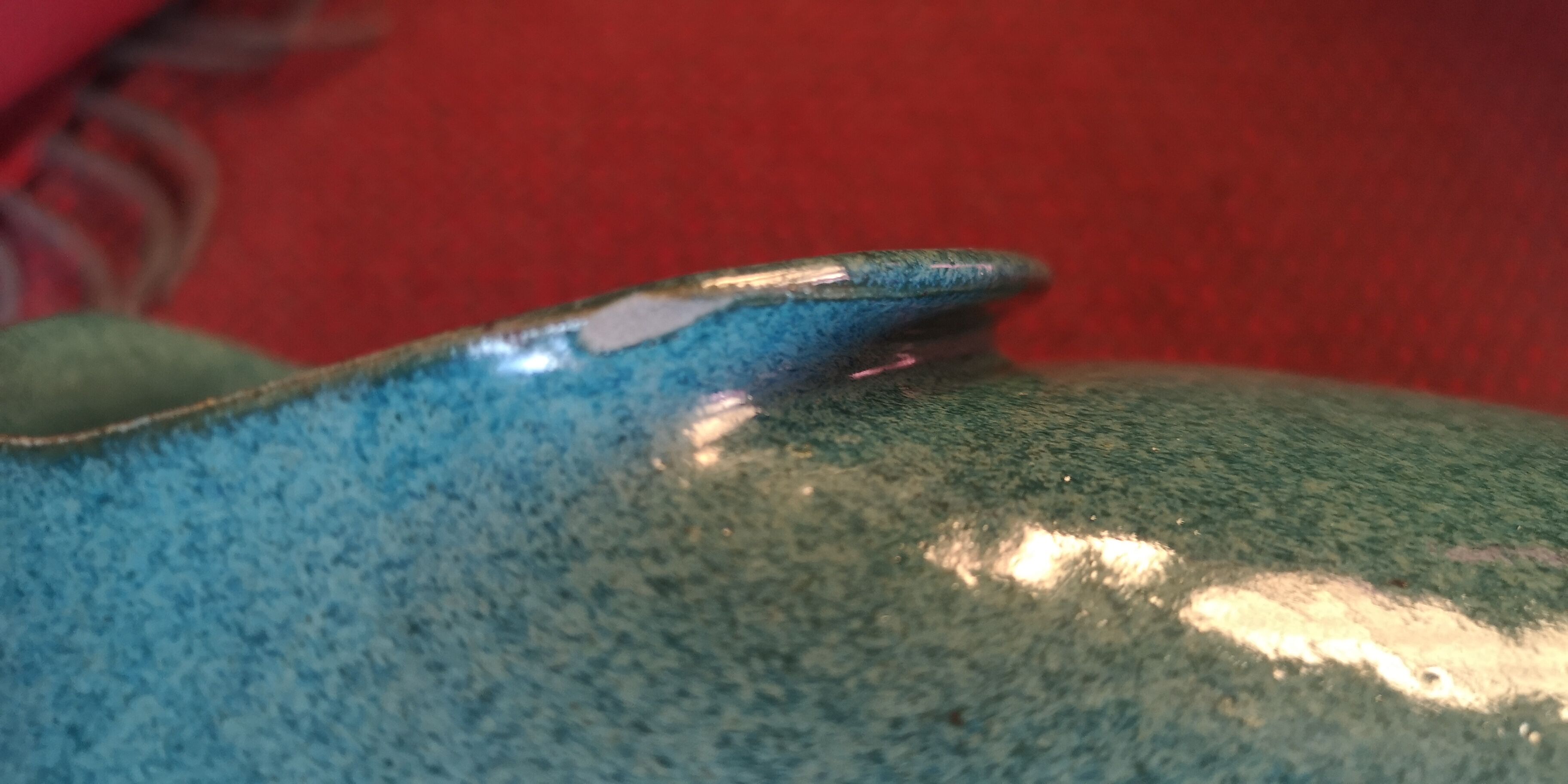 Cache pot en céramique ou grés émaillé bleu turquoise signé