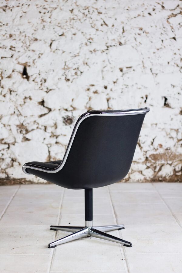 Fauteuil de bureau en cuir noir de Charles Pollock pour Knoll