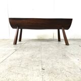 Table basse brutaliste en bois massif, années 1960
