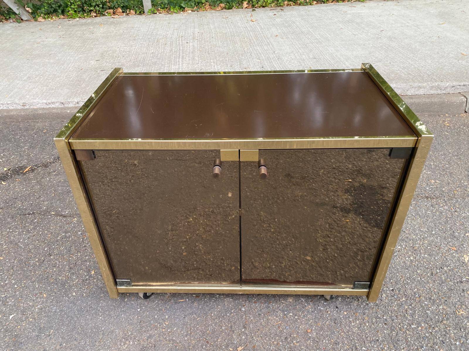 Vintage 70s TV cabinet Hi-Fi brass smoked glass on wheels Hollywood Reg