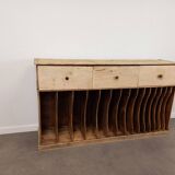 Storage unit with drawers