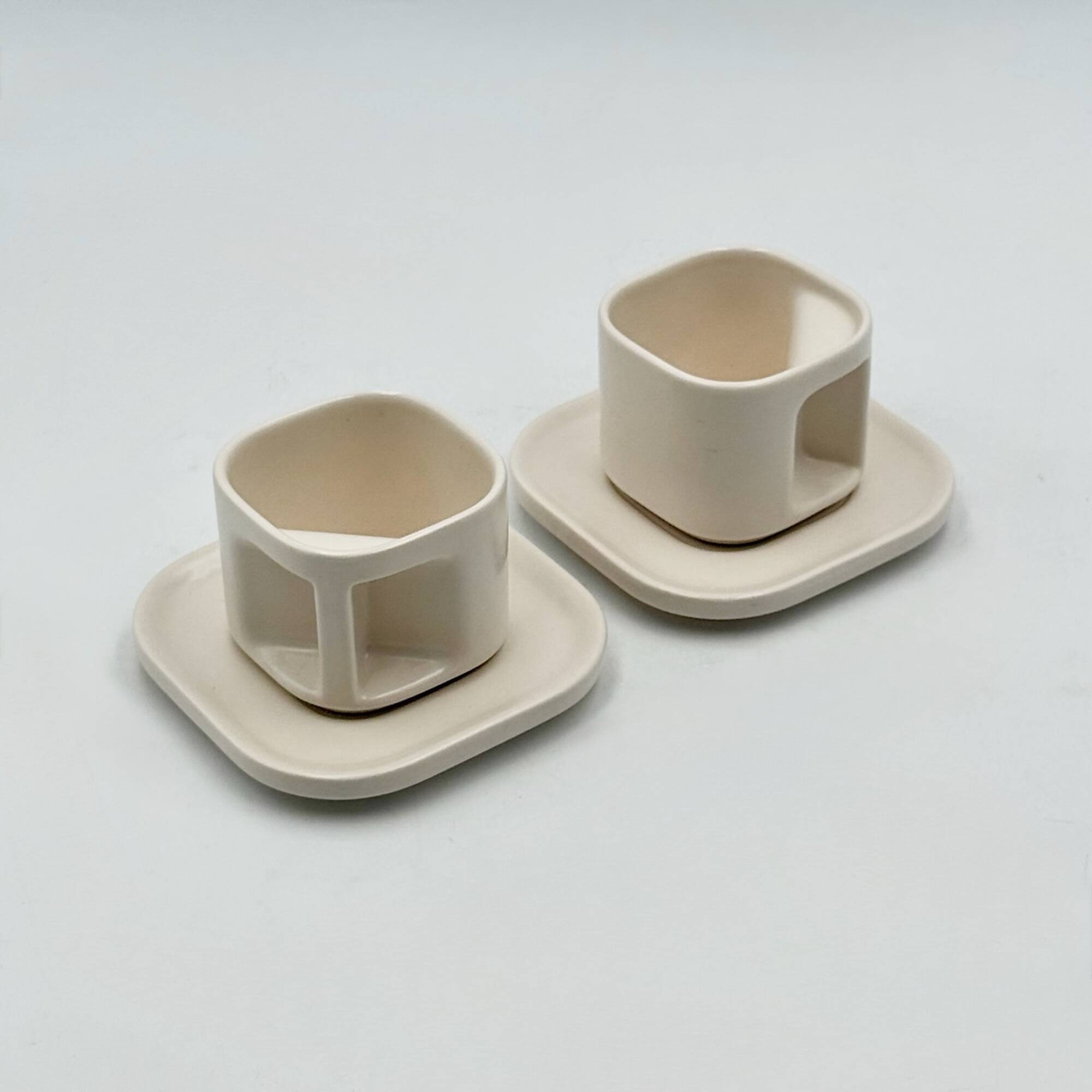 Tasses en céramique ivoire Makio Hasuike design italien années 70