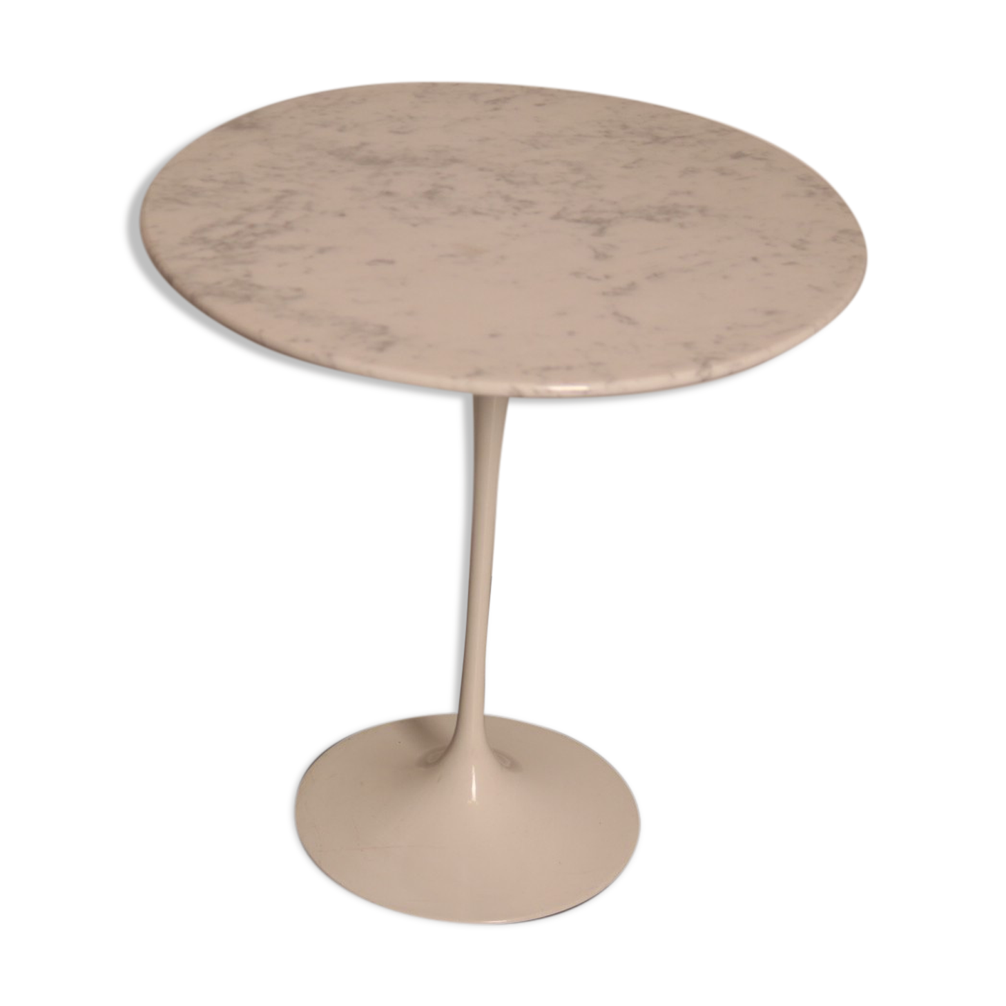 Coffee or side table in white marble by Eero Saarinen for Knoll